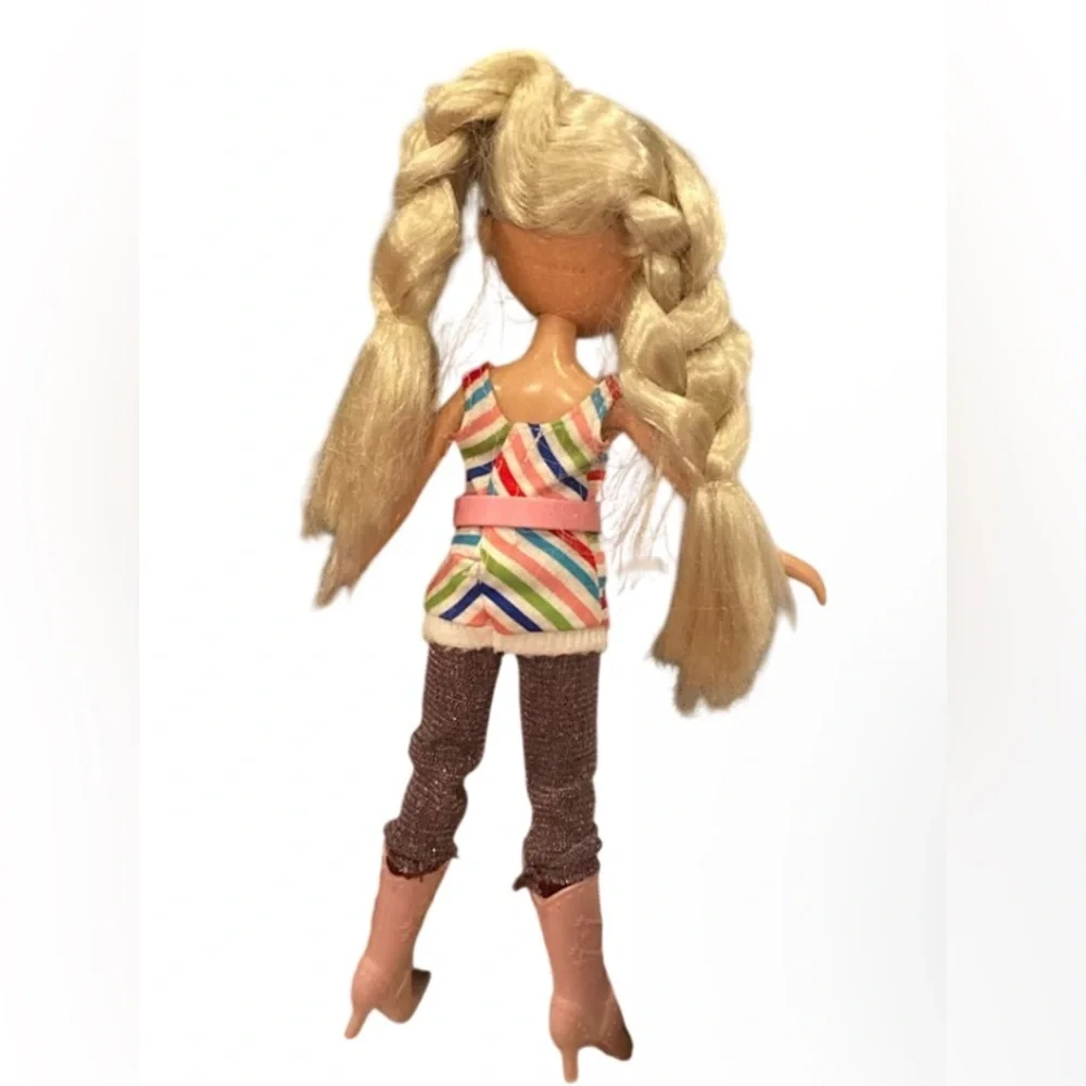 VTG Bratz Doll Chloe 2001 Blonde Hair Blue Eyes Fully Dressed MGA
